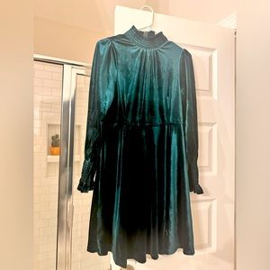 Baltic Born Luxe Velvet Emerald Dress